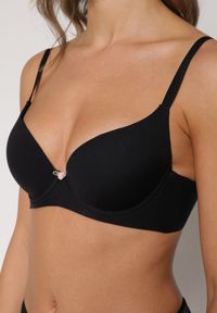 Renee - Czarny Gładki Biustonosz z Efektem Push-up Theisithea. Kolor: czarny. Materiał: jeans. Rodzaj stanika: push-up. Wzór: gładki #3