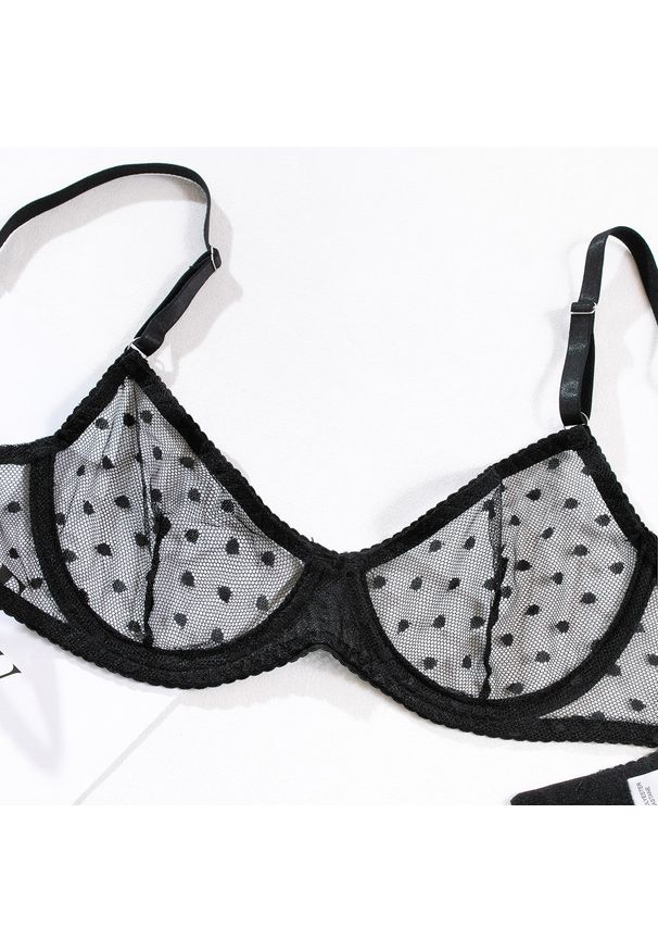 Intica - Bielizna damska ultracienka z delikatnego materiału Sandita. Kolor: zielony. Materiał: materiał