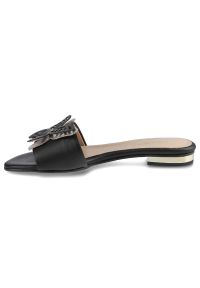 DAMISS - Czarne Klapki Damiss Modne Skórzane Letnie Buty. Okazja: do pracy, na randkę. Kolor: czarny. Materiał: skóra. Sezon: lato. Obcas: na obcasie. Styl: elegancki. Wysokość obcasa: niski #3