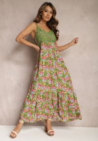 Renee - Ciemnozielona Rozkloszowana Sukienka Maxi z Wiskozy w Kwiatowy Print na Ramiączkach Roisintia. Kolor: zielony. Materiał: wiskoza. Długość rękawa: na ramiączkach. Wzór: kwiaty, nadruk. Długość: maxi