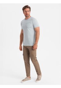 Ombre Clothing - Bawełniany męski t-shirt z nadrukiem na kieszonce – jasnoszary V10. Okazja: na co dzień. Kolor: szary. Materiał: bawełna. Wzór: nadruk. Styl: casual #8