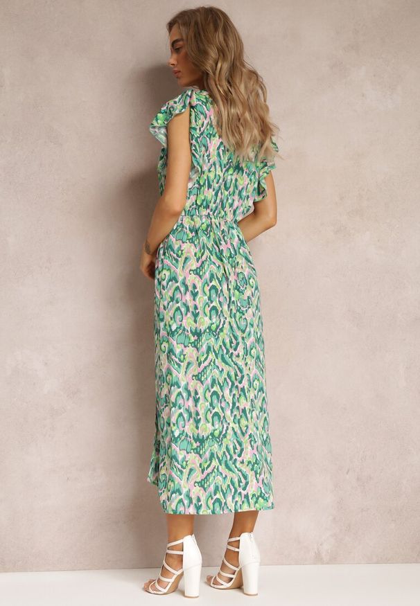 Renee - Zielona Rozkloszowana Sukienka Maxi z Kopertowym Dekoltem i Gumką w Pasie Yllia. Okazja: na co dzień. Typ kołnierza: kołnierz z falbankami. Kolor: zielony. Długość rękawa: krótki rękaw. Typ sukienki: kopertowe. Styl: casual. Długość: maxi