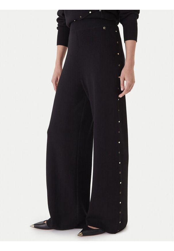 LOLA CASADEMUNT Spodnie materiałowe LF2514002 Czarny Regular Fit. Kolor: czarny. Materiał: wiskoza