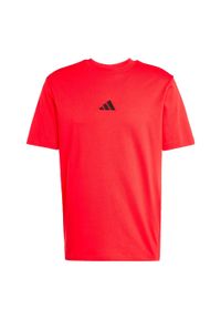 Adidas - Koszulka Essentials Small Logo Single Jersey. Kolor: czerwony, czarny, wielokolorowy. Materiał: jersey