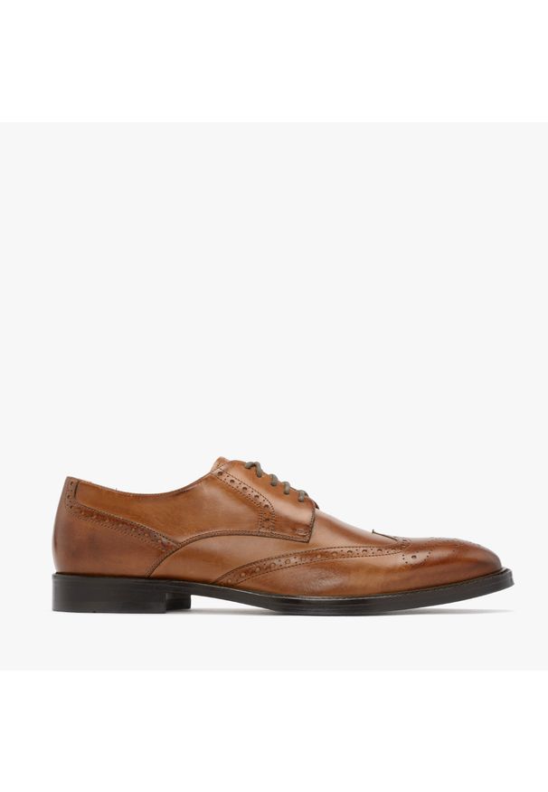 Ryłko - Brązowe brogsy męskie NIGEL. Kolor: brązowy. Materiał: skóra. Styl: elegancki