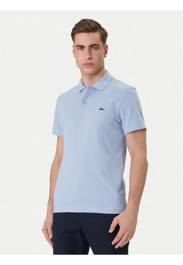 Lacoste Polo DH5522 Błękitny Regular Fit. Typ kołnierza: polo. Kolor: niebieski. Materiał: syntetyk, bawełna