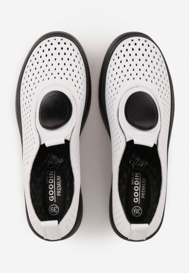 Born2be - Białe Skórzane Półbuty na Koturnie z Cholewką z Perforacją Vondelle. Okazja: na co dzień. Kolor: biały. Materiał: skóra. Szerokość cholewki: normalna. Obcas: na koturnie. Styl: casual