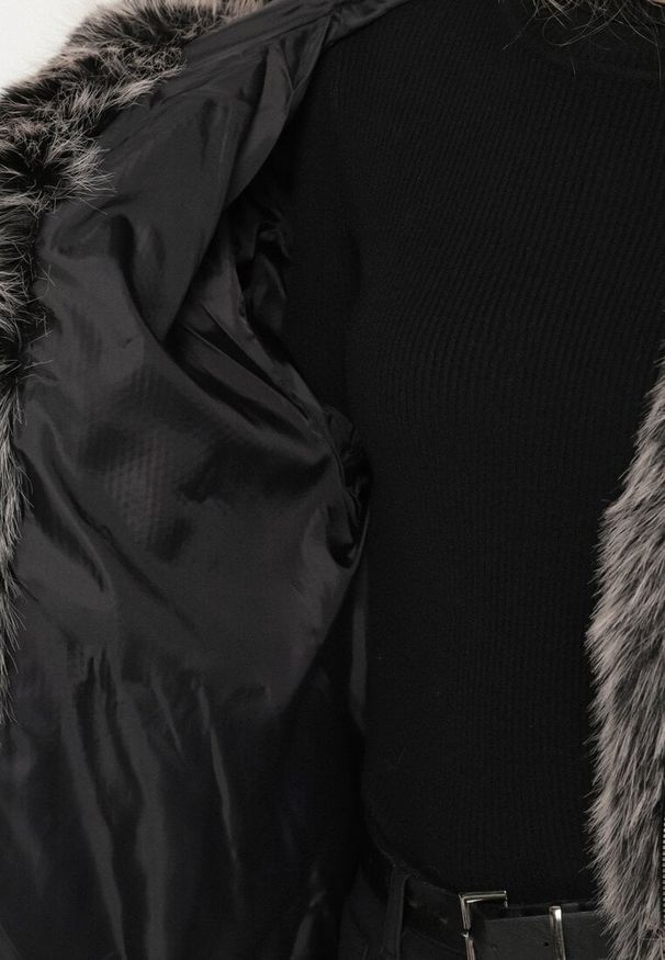 Born2be - Szara Futrzana Kurtka z Nieodpinanym Kapturem Lanellea. Okazja: na co dzień. Kolor: szary. Materiał: futro. Styl: casual, elegancki