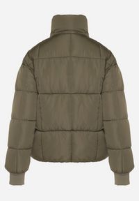 Born2be - Ciemnozielona Pikowana Kurtka Puffer o Prostym Kroju ze Ściągaczami przy Rękawach Suzzana. Okazja: na co dzień, na spacer. Kolor: zielony. Materiał: jeans, poliester. Styl: casual, elegancki #4