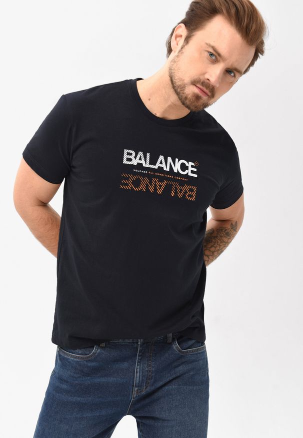 Volcano - T-shirt z napisem, Comfort Fit, T-BALANCE. Okazja: na co dzień. Kolekcja: plus size. Kolor: niebieski. Materiał: jeans, bawełna. Długość rękawa: krótki rękaw. Długość: krótkie. Wzór: napisy. Styl: casual