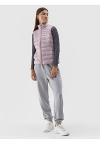 4f - Bezrękawnik puchowy z wypełnieniem syntetycznym damski - pudrowy róż. Okazja: na co dzień. Typ kołnierza: bez kaptura. Kolor: różowy. Materiał: syntetyk, puch. Długość rękawa: bez rękawów. Styl: casual #2