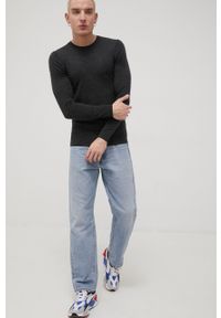 Superdry sweter wełniany męski kolor szary lekki. Okazja: na co dzień. Kolor: szary. Materiał: wełna. Styl: casual #3