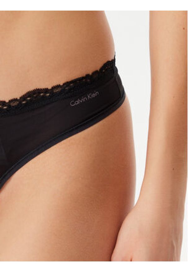 Calvin Klein Underwear Stringi LV00QD5270 Czarny. Kolor: czarny. Materiał: syntetyk