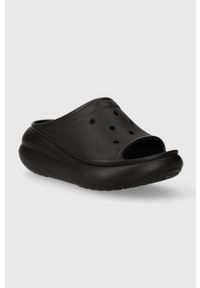 Crocs klapki Classic Crush Slide damskie kolor czarny na platformie 208731. Kolor: czarny. Materiał: guma. Obcas: na platformie #5