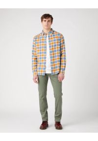 Wrangler - WRANGLER MĘSKIE SPODNIE MATERIAŁOWE GREENSBORO DUSTY OLIVE 112341466 W15Q018115 #7