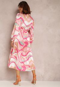 Renee - Fuksjowa Sukienka Naerusa. Kolor: różowy. Materiał: materiał. Wzór: aplikacja, kolorowy. Styl: wizytowy. Długość: midi #5