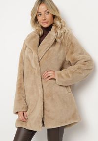 Born2be - Beżowy Płaszcz Edrimaria. Kolor: beżowy. Materiał: futro, skóra, jeans, dresówka. Sezon: zima #2