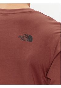 The North Face T-Shirt Simple Dome NF0A87NG Czerwony Regular Fit. Kolor: czerwony. Materiał: bawełna #7