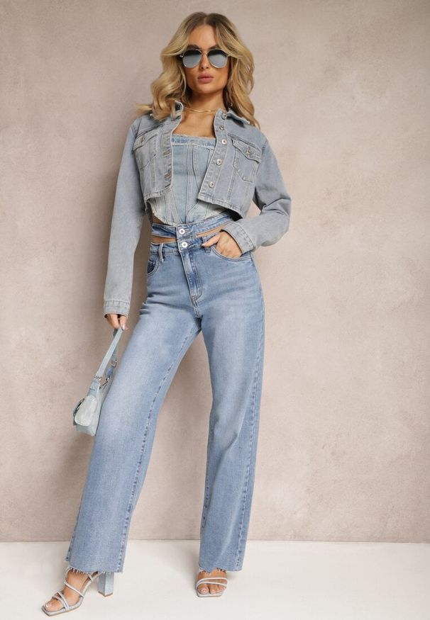 Renee - Niebieska Jeansowa Krótka Kurtka z Zapinanymi na Guziki Kieszeniami Mightema. Okazja: na co dzień. Kolor: niebieski. Materiał: jeans. Długość: krótkie. Sezon: lato, wiosna. Styl: klasyczny, elegancki, casual