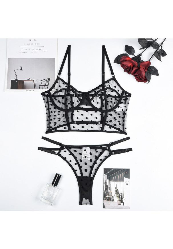 Intica - Komplet bielizny z usztywnianym biustonoszem i figami w kropki Ailish. Kolor: czarny. Materiał: materiał. Wzór: kropki