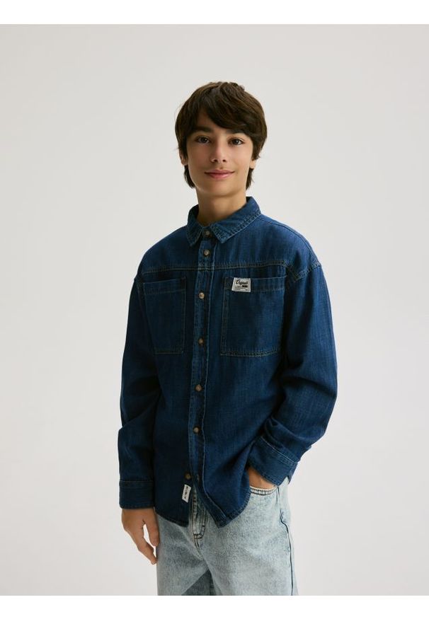 Reserved - Jeansowa koszula - granatowy. Kolor: niebieski. Materiał: jeans