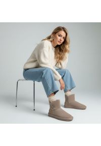 Szare Śniegowce Marco Tozzi Modne Ocieplane Buty Damskie. Kolor: szary. Materiał: syntetyk, materiał, zamsz, futro. Szerokość cholewki: normalna. Styl: sportowy #6