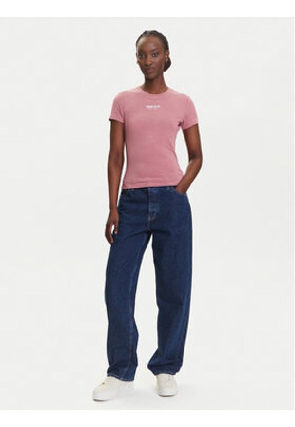 Tommy Jeans T-Shirt Essential DW0DW20913 Różowy Slim Fit. Kolor: różowy. Materiał: wiskoza, bawełna