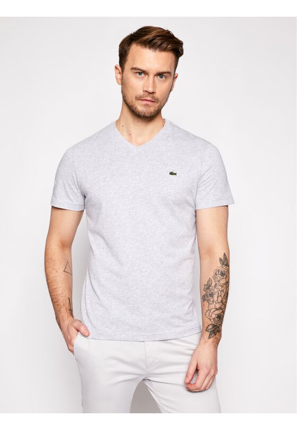 Lacoste T-Shirt TH2036 Szary Regular Fit. Kolor: szary. Materiał: bawełna