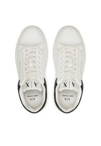 Armani Exchange Sneakersy XUX236 XV906 N480 Biały. Kolor: biały. Materiał: skóra