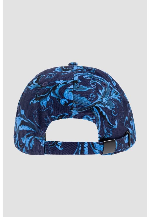 Versace Jeans Couture - VERSACE JEANS COUTURE Granatowa bawełniana czapka z daszkiem The Middle. Kolor: niebieski. Materiał: bawełna. Styl: elegancki