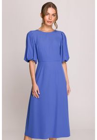 Stylove - Elegancka sukienka koktajlowa z bufiastymi rękawami niebieska. Okazja: na wesele, na imprezę, na ślub cywilny. Kolor: niebieski. Materiał: elastan, materiał. Długość rękawa: krótki rękaw. Sezon: lato. Typ sukienki: rozkloszowane. Styl: elegancki, wizytowy. Długość: midi