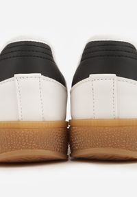 Renee - Białe Tenisówki Sneakeriny z Paskiem na Rzep Pirel. Okazja: na co dzień. Zapięcie: rzepy. Kolor: biały. Materiał: jeans, koronka. Wzór: gładki. Styl: casual, elegancki, sportowy #3