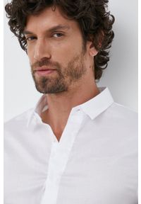 Armani Exchange koszula bawełniana męska kolor biały slim z kołnierzykiem klasycznym. Typ kołnierza: kołnierzyk klasyczny. Kolor: biały. Materiał: bawełna. Długość rękawa: długi rękaw. Długość: długie. Styl: klasyczny #5