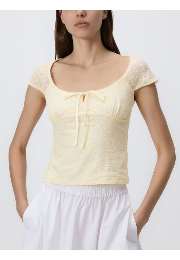 Reserved - Koronkowa bluzka z wiązaniem - jasnożółty. Kolor: żółty. Materiał: koronka