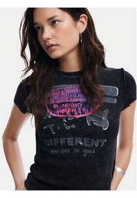 Desigual T-Shirt 25SWTKX6 Szary Slim Fit. Kolor: szary. Materiał: bawełna #3