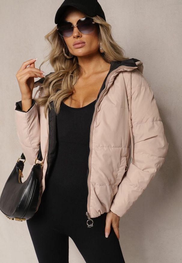 Renee - Czarna Pikowana Kurtka Dwustronna Wykończona Sznurkami Atitoria. Okazja: na co dzień. Kolor: czarny. Materiał: jeans. Styl: casual, klasyczny