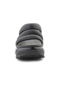 Klapki damskie Crocs Mega Crush Triple Strap. Kolor: czarny. Materiał: syntetyk, materiał