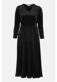 Cellbes - Plisowana sukienka z aksamitu. Typ kołnierza: dekolt w serek. Kolor: czarny. Materiał: jersey #3