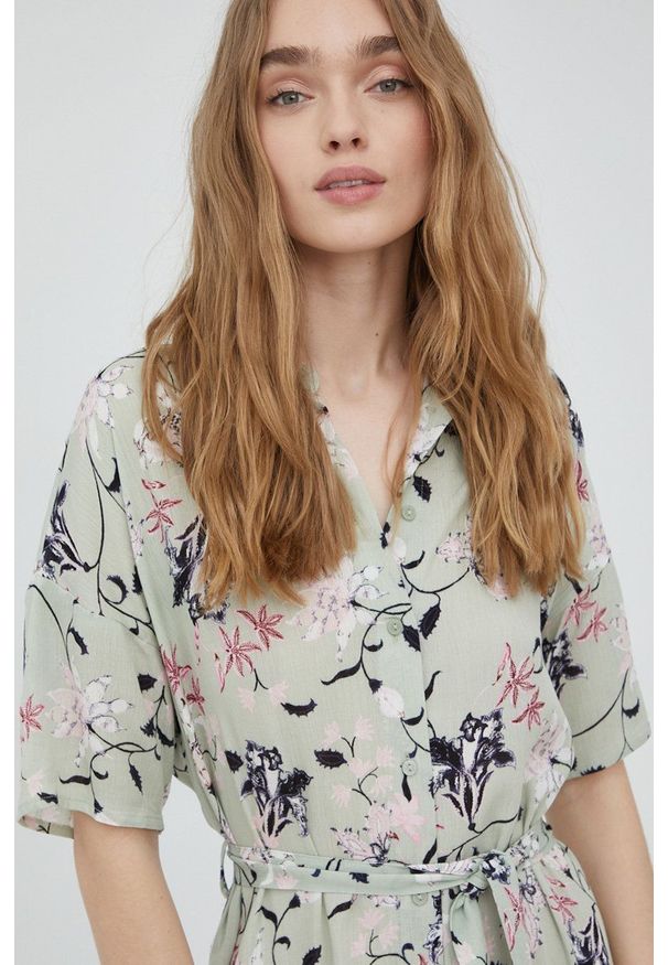 Vero Moda sukienka kolor zielony midi rozkloszowana. Kolor: zielony. Materiał: materiał, tkanina, wiskoza. Długość rękawa: krótki rękaw. Typ sukienki: rozkloszowane. Długość: midi