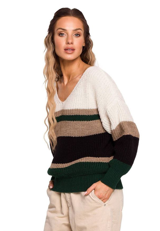 MOE - Kolorowy sweter w paski i z dekoltem w serek. Typ kołnierza: dekolt w serek. Wzór: paski, kolorowy
