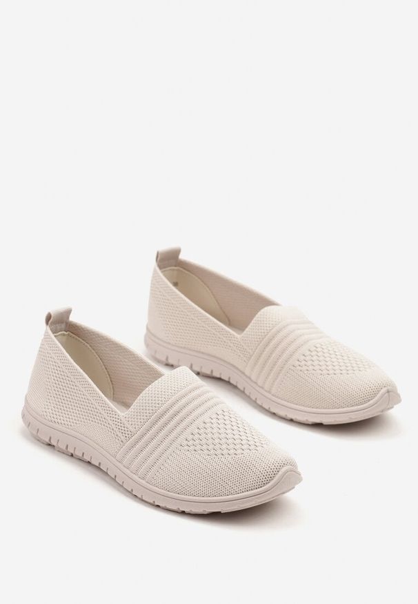 Born2be - Jasnobeżowe Tenisówki z Elastyczną Cholewką Iveltebia. Okazja: na co dzień. Kolor: beżowy. Materiał: jeans. Szerokość cholewki: normalna. Styl: casual
