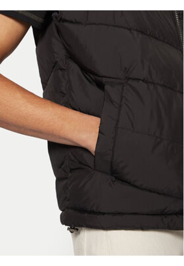 Guess Bezrękawnik M5RN21 WCQA2 Czarny Regular Fit. Kolor: czarny. Materiał: syntetyk. Długość rękawa: bez rękawów