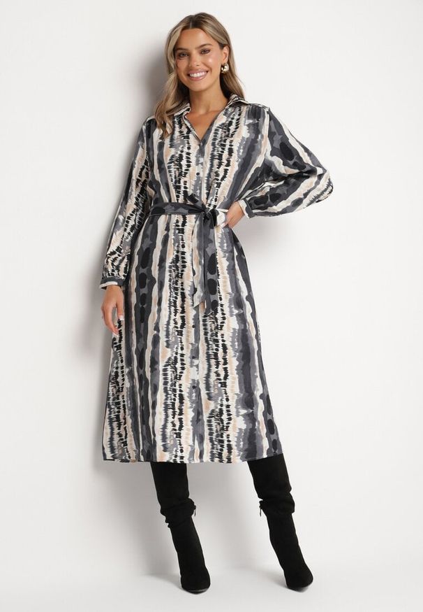 Born2be - Szara Wiskozowa Sukienka Koszulowa Wiązana Paskiem Ellariah. Okazja: na co dzień. Typ kołnierza: dekolt w kształcie V. Kolor: szary. Materiał: wiskoza. Wzór: aplikacja. Typ sukienki: koszulowe. Styl: elegancki, casual