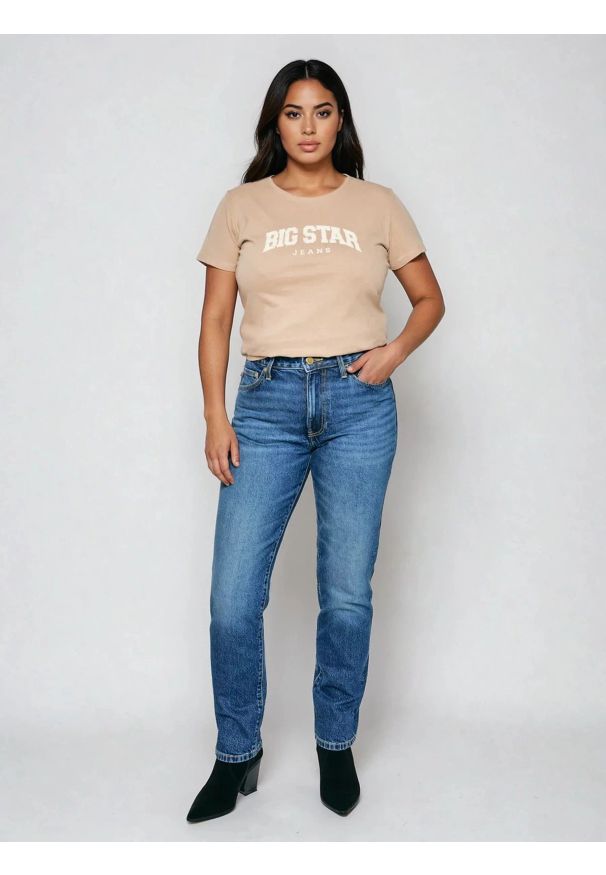 Big-Star - Koszulka damska bawełniana z logo BIG STAR beżowa Ramila 805. Okazja: na co dzień, na uczelnię, na spacer. Kolor: beżowy. Materiał: bawełna. Wzór: nadruk. Styl: casual, klasyczny