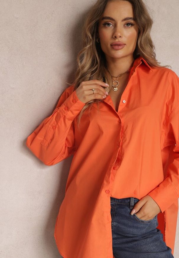Renee - Pomarańczowa Koszula Bawełniana Aquida. Typ kołnierza: kołnierzyk klasyczny. Kolor: pomarańczowy. Materiał: bawełna. Długość rękawa: długi rękaw. Długość: długie. Styl: klasyczny