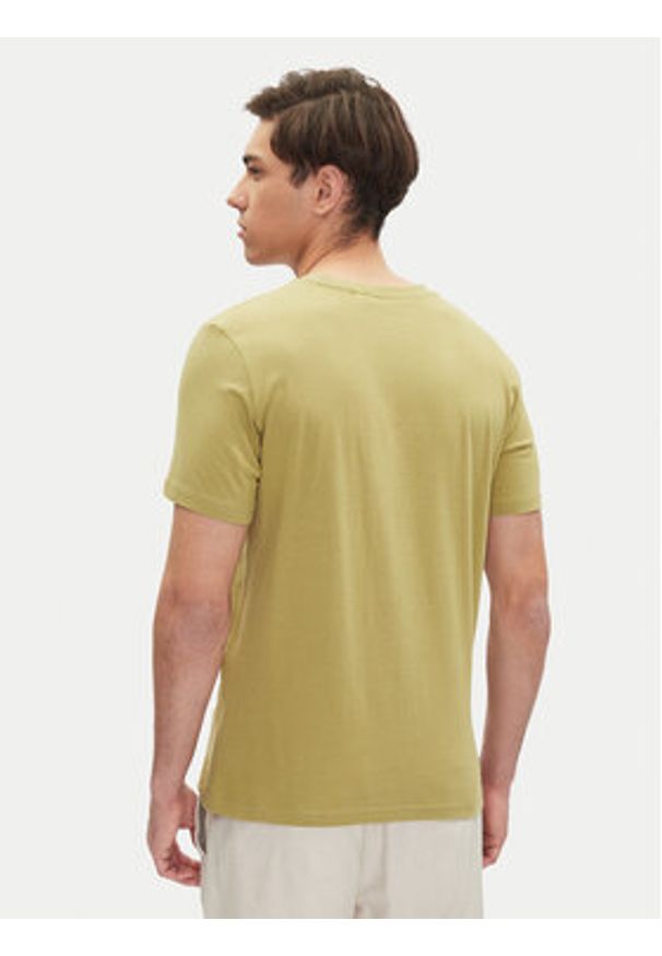 Mustang T-Shirt Austin 1016274 Zielony Regular Fit. Kolor: zielony. Materiał: bawełna
