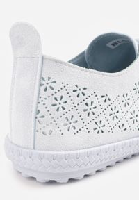 Born2be - Niebieskie Tenisówki z Ażurową Cholewką Tidella. Okazja: na co dzień. Kolor: niebieski. Materiał: jeans. Szerokość cholewki: normalna. Wzór: ażurowy. Styl: casual #9