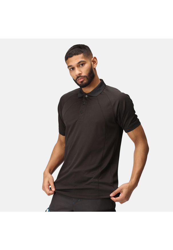 Regatta - Koszulka polo robocza męska Coolweave. Typ kołnierza: polo. Kolor: czarny. Materiał: materiał. Sport: turystyka piesza