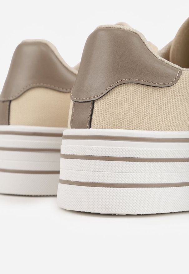 Renee - Beżowe Trampki o Klasycznym Fasonie na Platformie Opheme. Okazja: na co dzień, na spacer. Kolor: beżowy. Obcas: na platformie. Styl: klasyczny