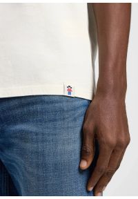 Lee - MESKA KOSZULKA LEE SS HENLEY SHIRT ECRU 112363862. Typ kołnierza: typu henley #2